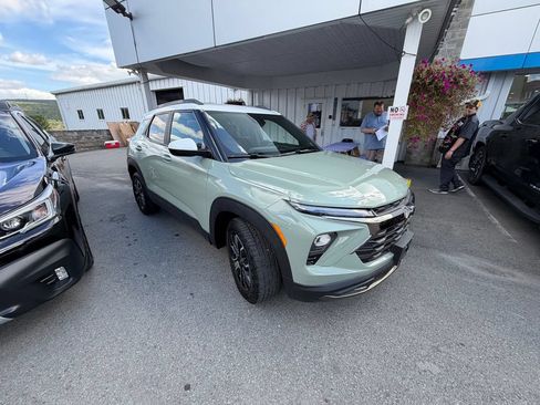 Used 2025 Chevrolet TrailBlazer ACTIV w/ Convenience Package AWD/4WD image 6
