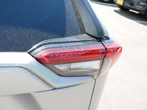 Used 2023 Toyota RAV4 XLE AWD/4WD image 17