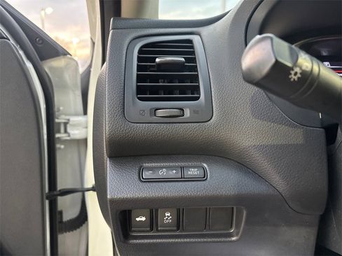 Used 2017 Nissan Altima 2.5 SR w/ Midnight Edition Package image 22