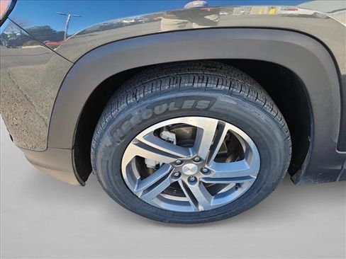 Used 2021 GMC Terrain SLT w/ LPO, Dark Accent Package image 8