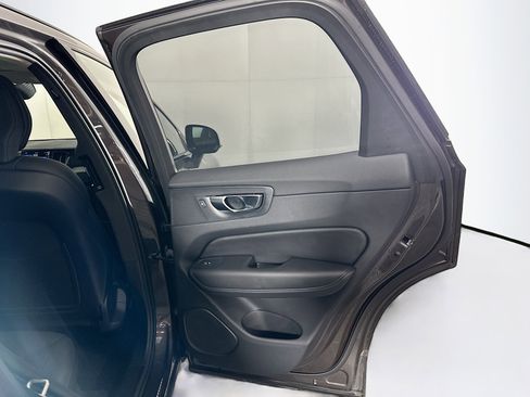 Used 2025 Volvo XC60 B5 Plus image 30
