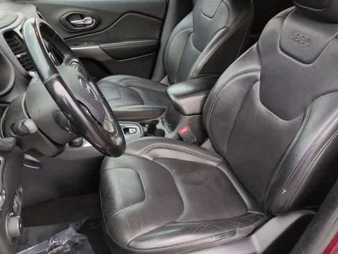 Used 2020 Jeep Cherokee Limited AWD/4WD image 16