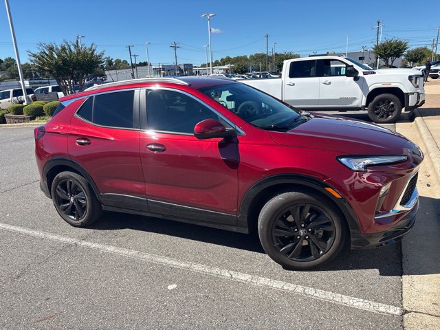 Used 2024 Buick Encore GX Sport Touring FWD image 1