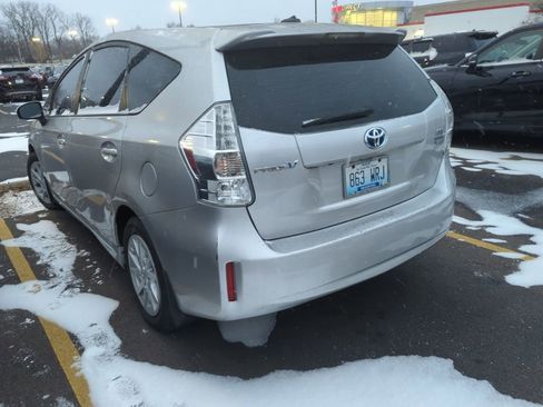 Used 2013 Toyota Prius V Three image 4
