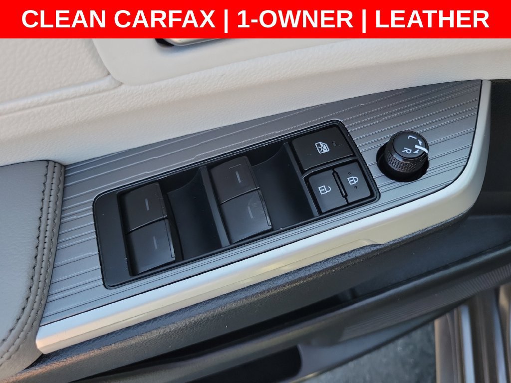 Used 2025 Toyota Sienna XLE FWD image 26
