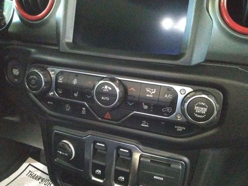 Used 2023 Jeep Wrangler Willys image 30