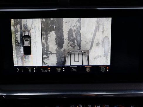 Used 2025 GMC Sierra 3500 Denali w/ Denali Reserve Package image 10