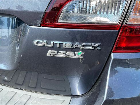 Used 2017 Subaru Outback 2.5i Limited AWD/4WD image 24