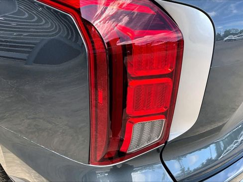 Used 2025 Hyundai Palisade SEL FWD image 29