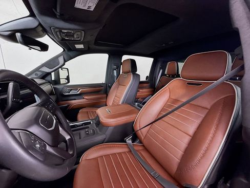 Used 2024 GMC Sierra 2500 Denali Ultimate w/ Max Trailering Package image 11