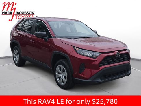 Used 2022 Toyota RAV4 LE image 5