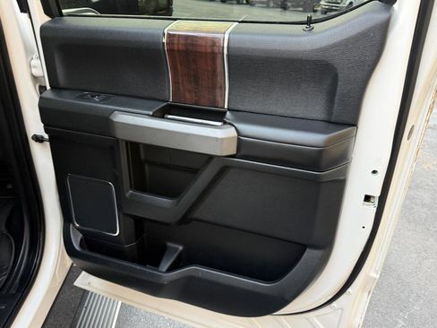 Used 2015 Ford F150 Platinum w/ Equipment Group 701A Luxury image 13