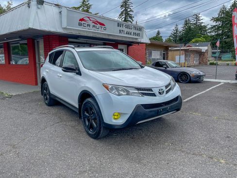 Used 2013 Toyota RAV4 XLE AWD/4WD image 4