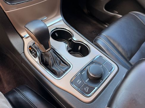 Used 2016 Jeep Grand Cherokee Limited AWD/4WD image 14