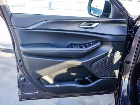 New 2025 Jeep Grand Cherokee Laredo X w/ Luxury Tech Group I image 22