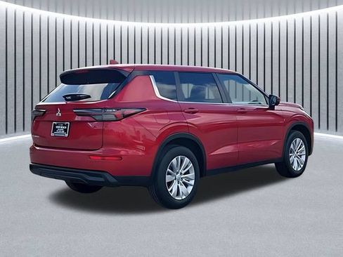 New 2026 Mitsubishi Outlander ES FWD image 6
