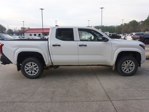 Used 2024 Toyota Tacoma SR image 23