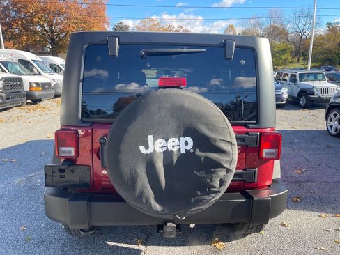 Used 2013 Jeep Wrangler Unlimited Sport image 5