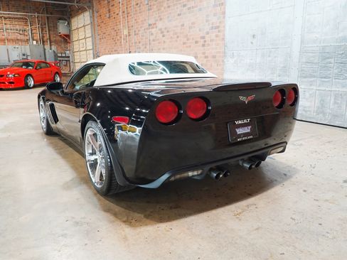 Used 2011 Chevrolet Corvette Grand Sport w/ Preferred Equipment Group RWD image 12