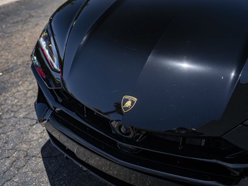 Used 2025 Lamborghini Urus SE AWD/4WD image 13