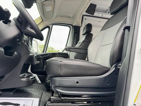 Used 2025 RAM ProMaster 3500 w/ Convenience Group FWD image 17