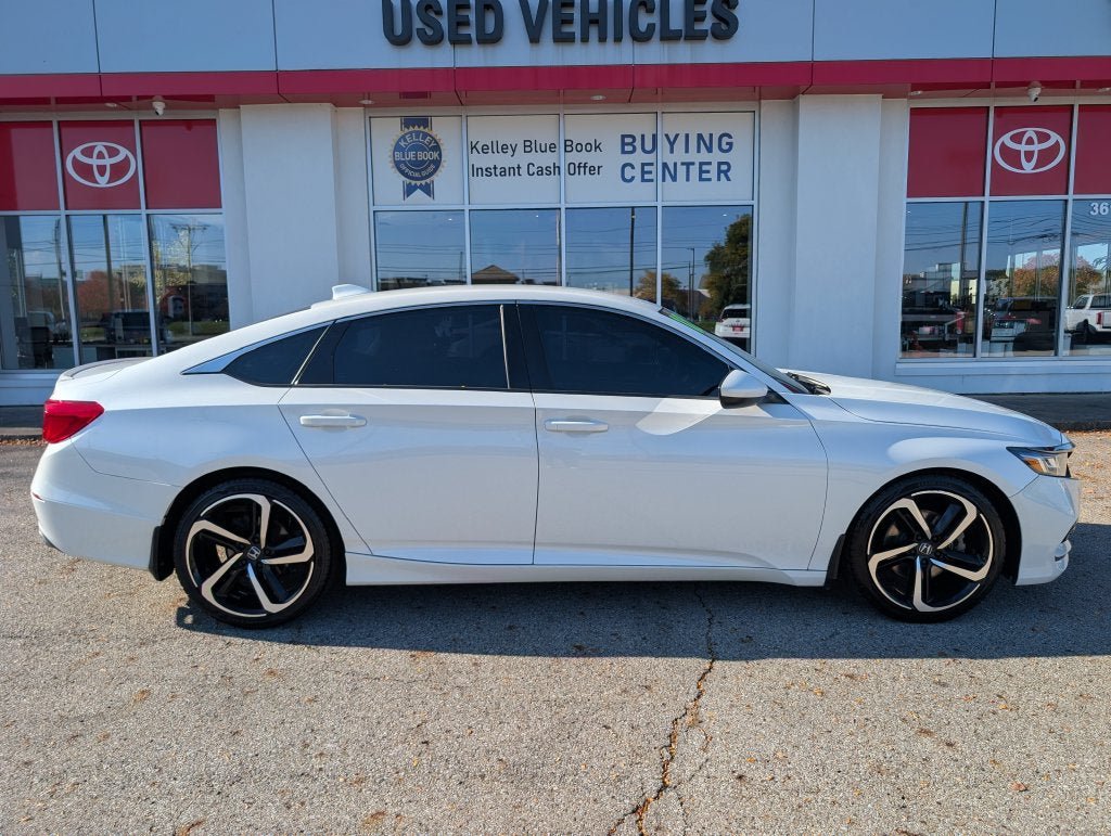 Used 2018 Honda Accord Sport image 9