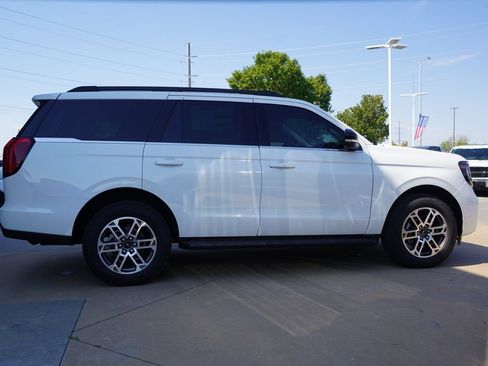 New 2026 Ford Expedition Active AWD/4WD image 11