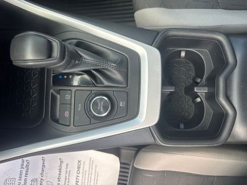 Used 2025 Toyota RAV4 XLE AWD/4WD image 23