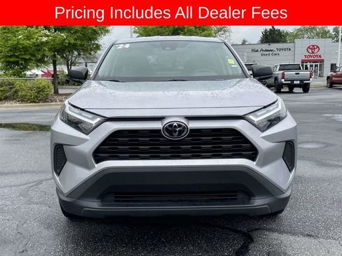 Used 2024 Toyota RAV4 LE FWD image 8