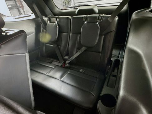 Used 2025 Ford Explorer ST-Line w/ ST-Line Street Pack AWD/4WD image 27