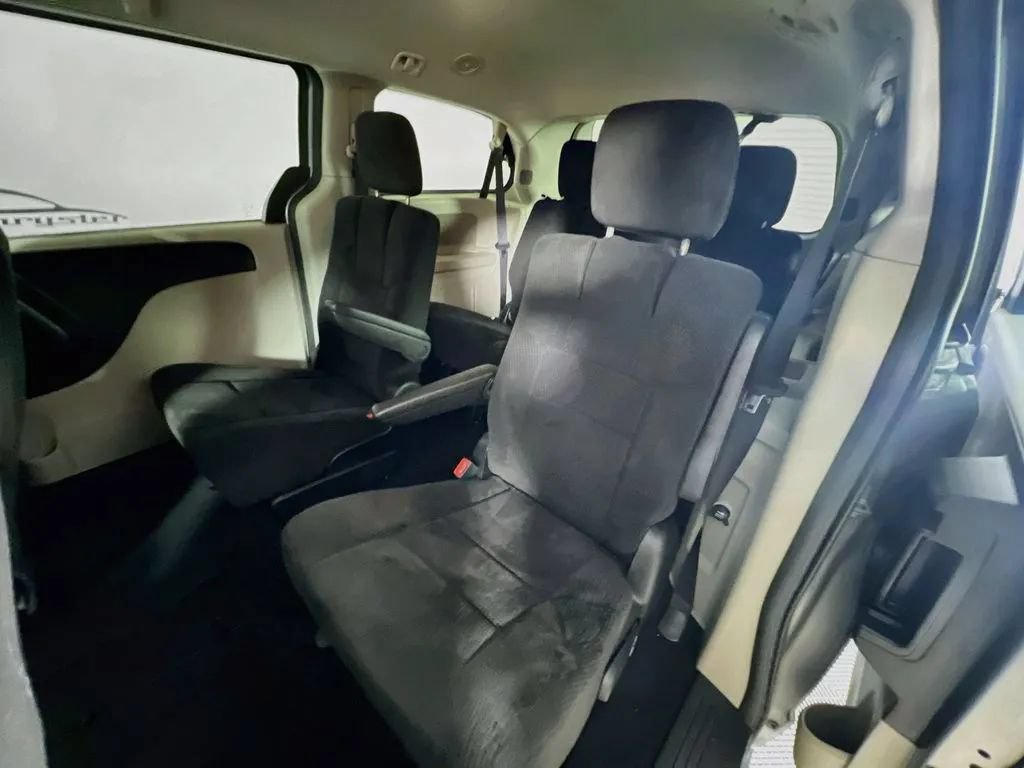 Used 2013 Dodge Grand Caravan SE FWD image 22