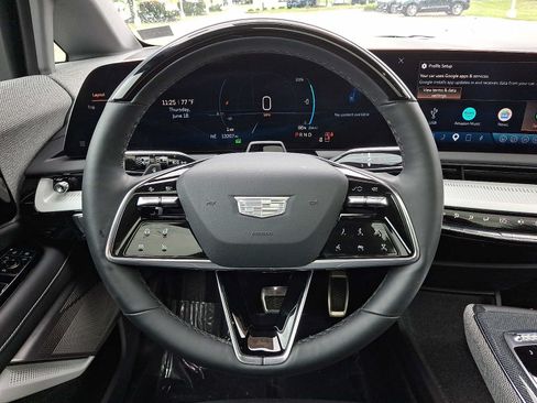 Certified 2025 Cadillac Optiq Sport 2 w/ LPO, Floor Liner Package AWD/4WD image 14