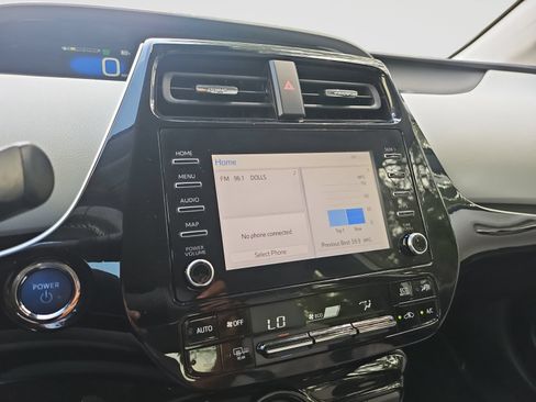 Used 2020 Toyota Prius XLE FWD image 25
