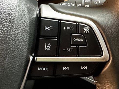 Certified 2023 Toyota Highlander LE image 22