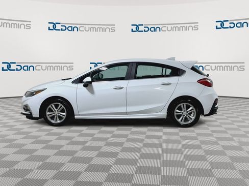 Used 2017 Chevrolet Cruze LT w/ Convenience Package image 5