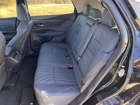 Used 2023 Nissan Ariya Platinum+ image 29