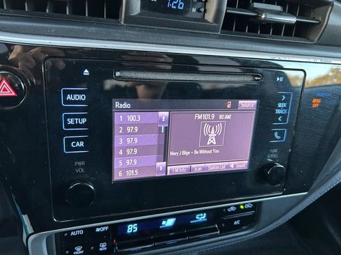 Used 2019 Toyota Corolla SE image 24