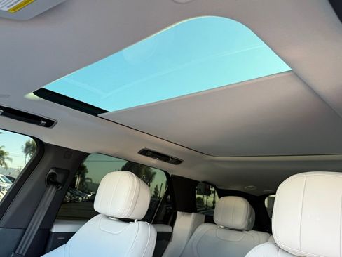 Used 2024 Land Rover Range Rover Sport SE image 24