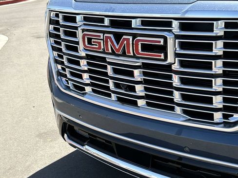 New 2026 GMC Yukon Denali w/ Denali Reserve Package AWD/4WD image 32