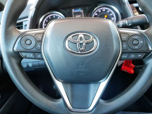 Used 2020 Toyota Camry LE image 25