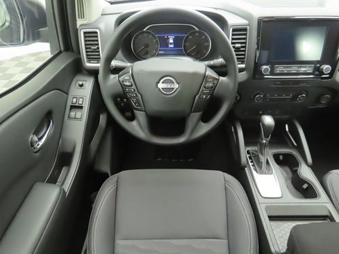 Used 2024 Nissan Frontier SV w/ Technology Package image 10