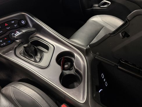 Used 2020 Dodge Challenger SXT w/ Plus Package image 12