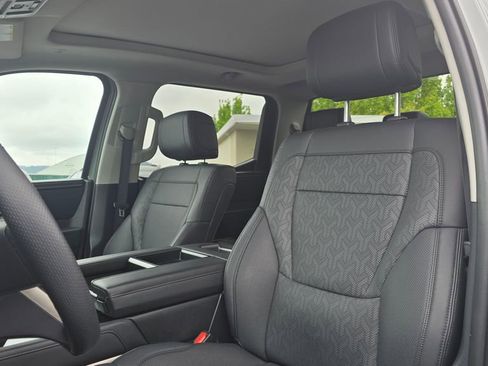 Used 2024 Toyota Tundra Limited AWD/4WD image 21