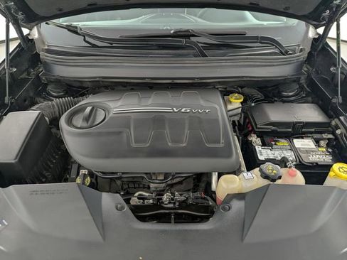 Used 2022 Jeep Cherokee Trailhawk image 9