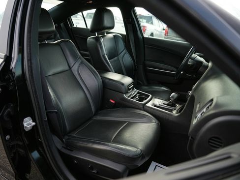 Used 2019 Dodge Charger SXT w/ Leather Interior Group image 21