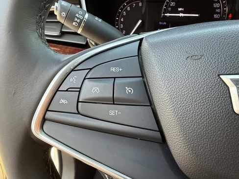 Used 2017 Cadillac XT5 Premium Luxury FWD image 30