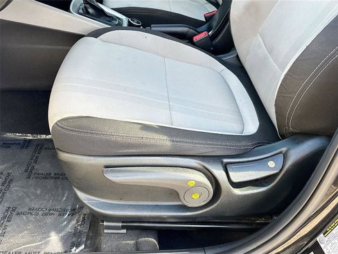 Used 2020 Hyundai Venue SEL image 18