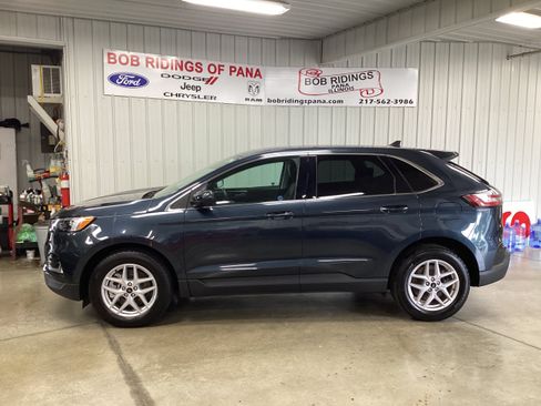 Used 2024 Ford Edge SEL w/ Convenience Package AWD/4WD image 2