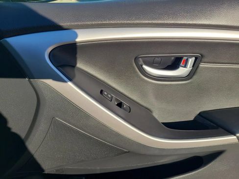 Used 2014 Hyundai Elantra GT w/ Option Group 03 FWD image 22