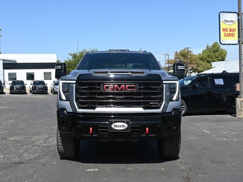 Used 2026 GMC Sierra 2500 AT4X AWD/4WD image 2